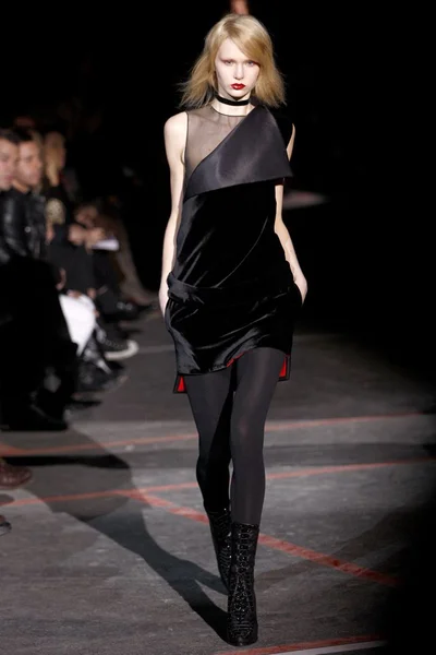 Look 38